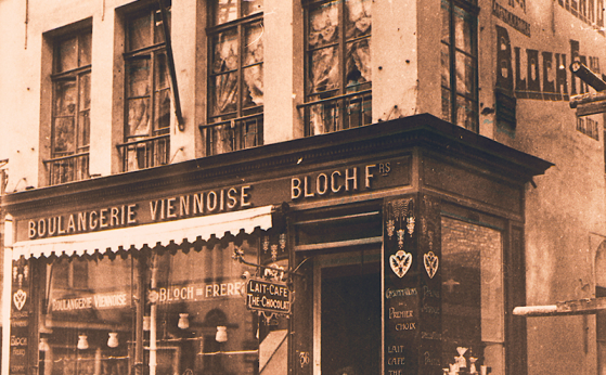 Mevrouw Sophie Bloch-Loeb met twee verkoopsters, jaren 1900 – collectie Jacques Bloch