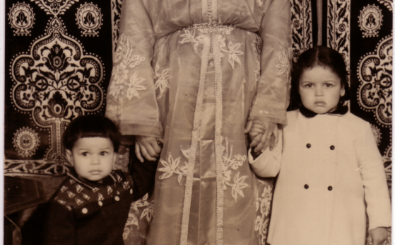 Zohra Boucharafat met haar moeder en broertje, jaren 1970