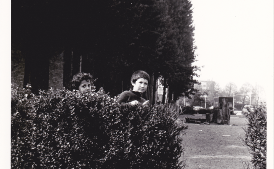 spelende kinderen in de Gerststraat, 1975-1976 - © Katelijn Walgraeve